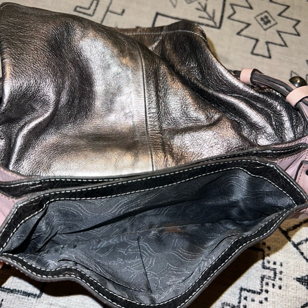 Francesco Biasia Small Pink Leather Shoulder Bag - Picture 4 of 7